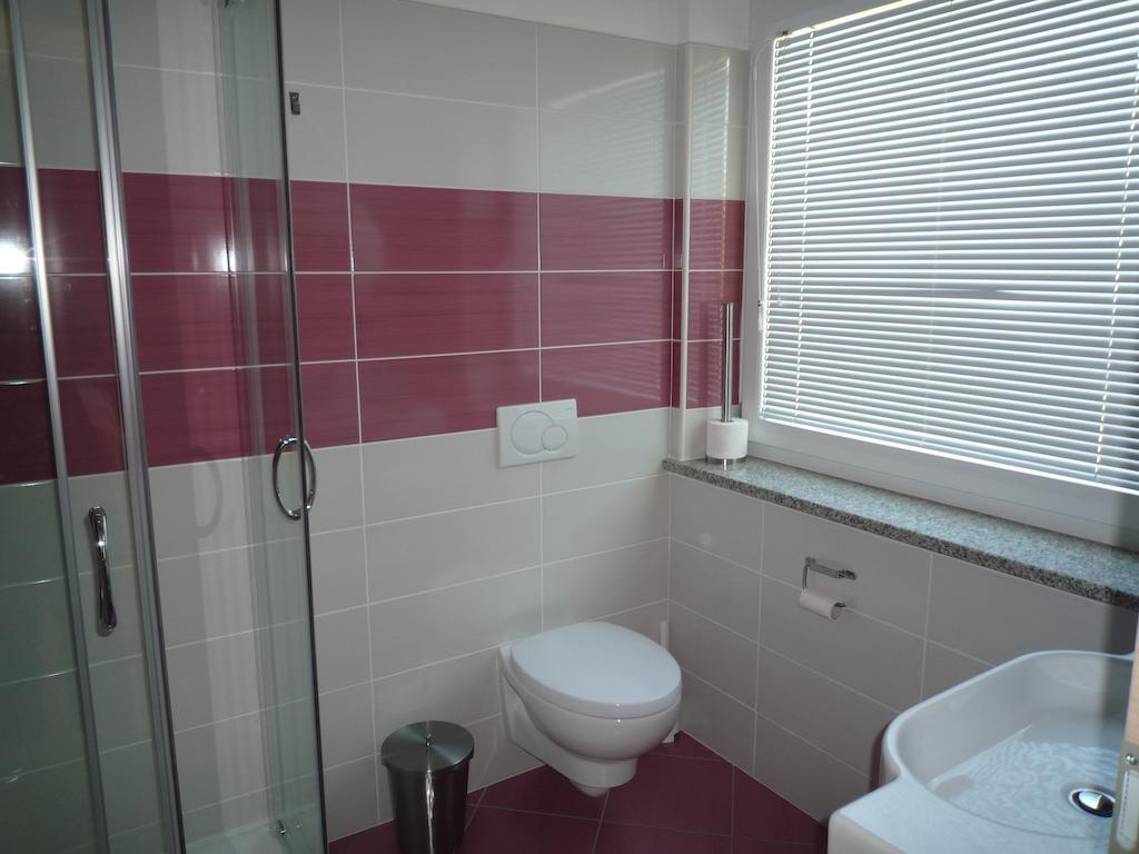 Guesthouse Pri Mihelovih Sezana ภายนอก รูปภาพ