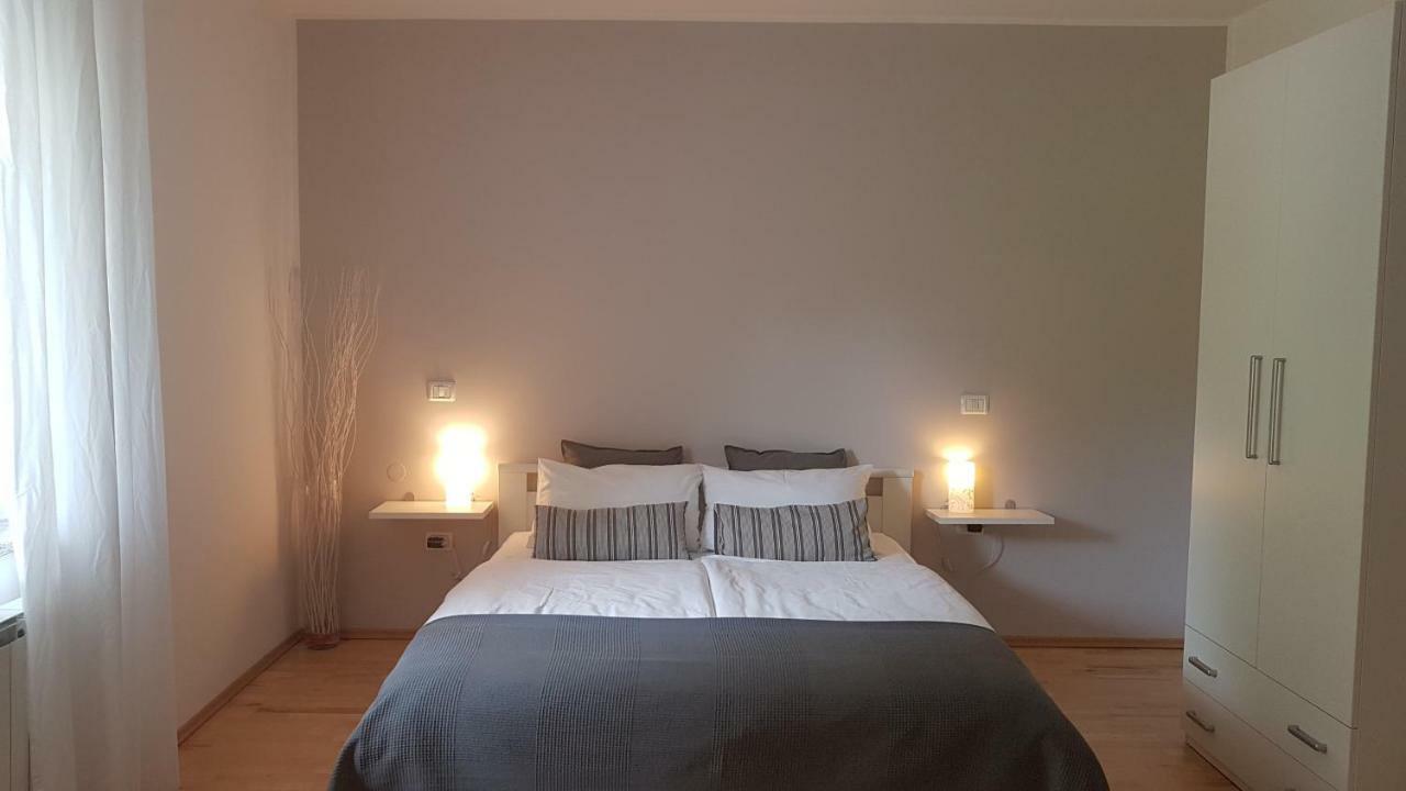 Guesthouse Pri Mihelovih Sezana ภายนอก รูปภาพ